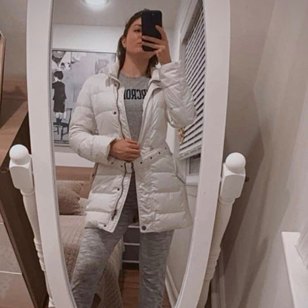 Burberry Women’s White Puffer Jacket – Size Small